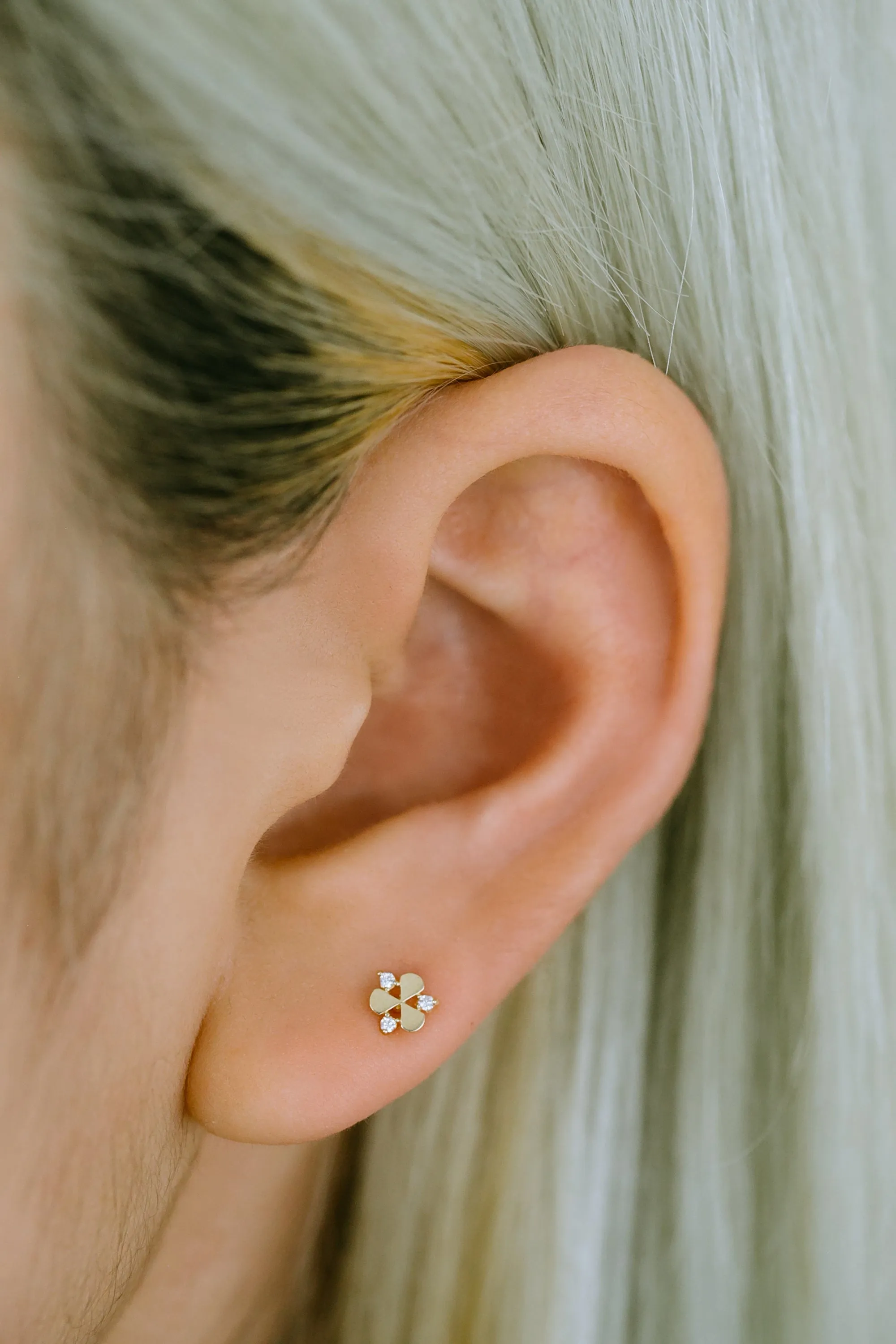 14K GOLD JEWELRY MINIMALIST CZ FLOWER BARBELL EAR STUD EARRING PIERCING