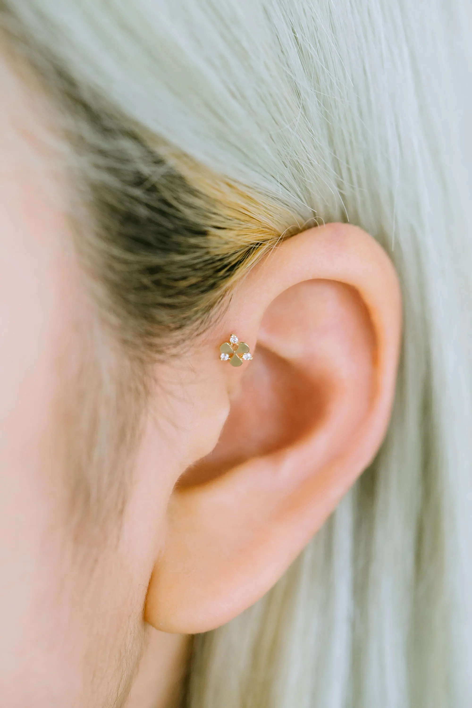 14K GOLD JEWELRY MINIMALIST CZ FLOWER BARBELL EAR STUD EARRING PIERCING