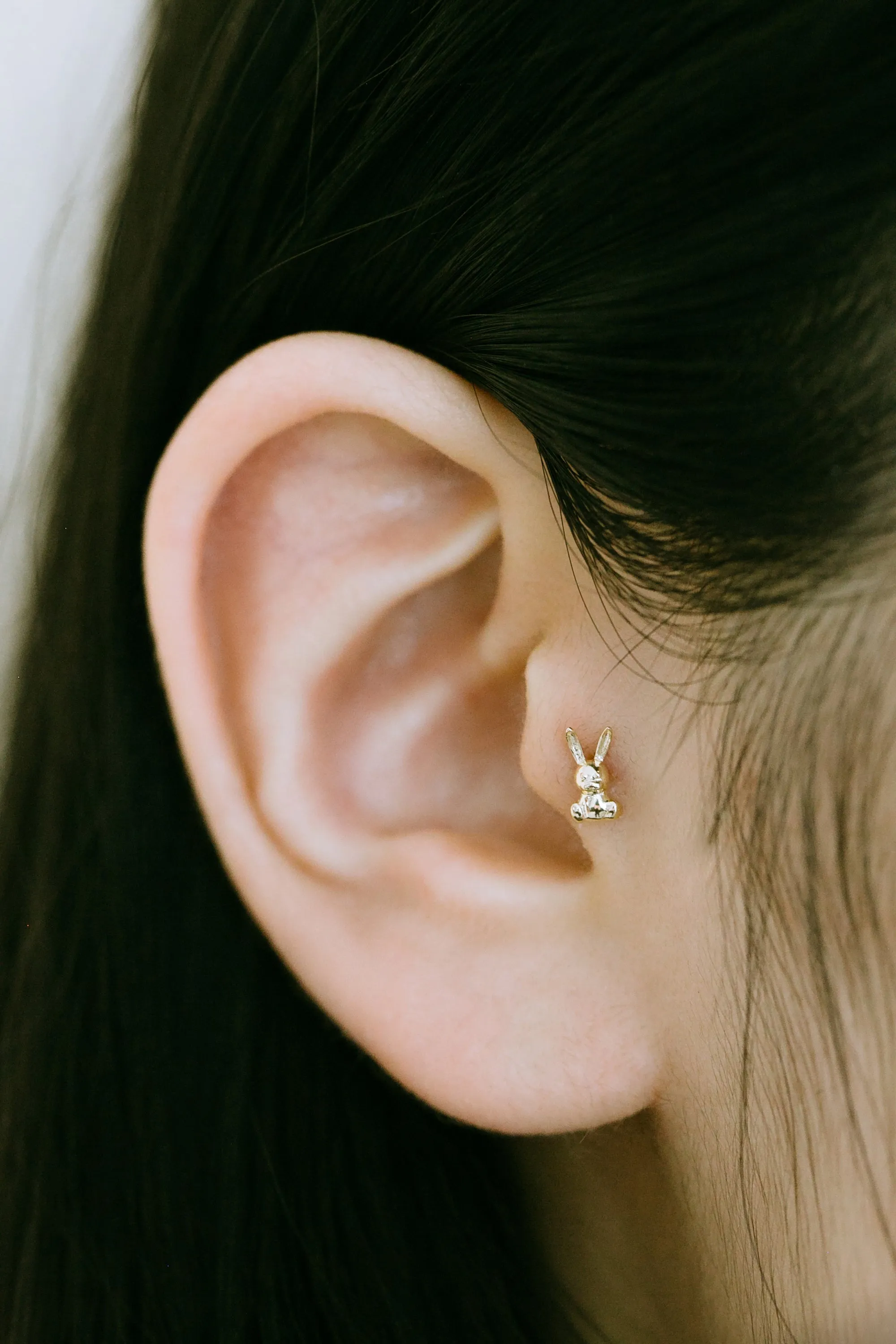 14K GOLD JEWELRY MINIMALIST DELICATE CUTE BUNNY RABBIT BARBELL EAR STUD EARRING PIERCING