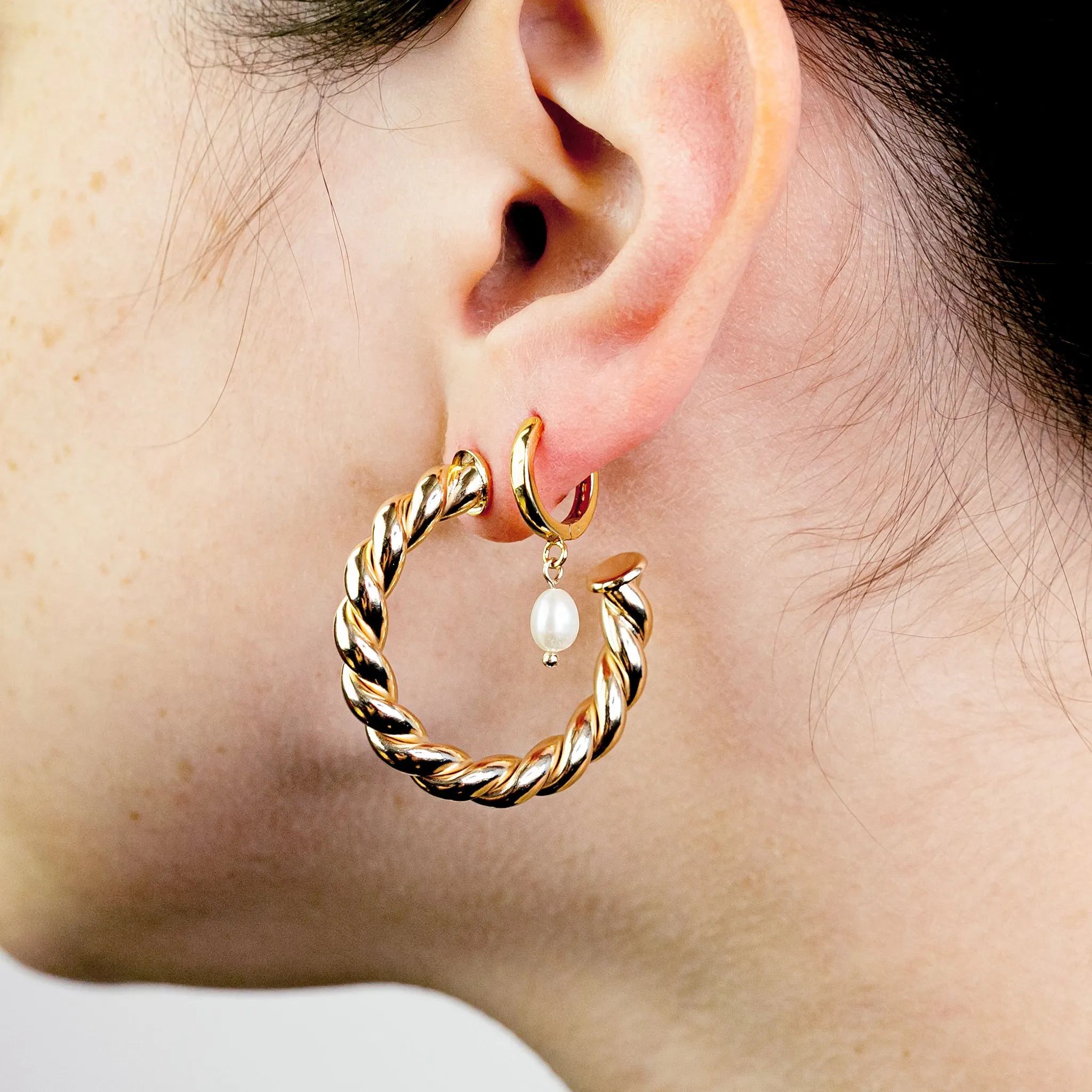 Gigi Lightweight Twisted Hoops