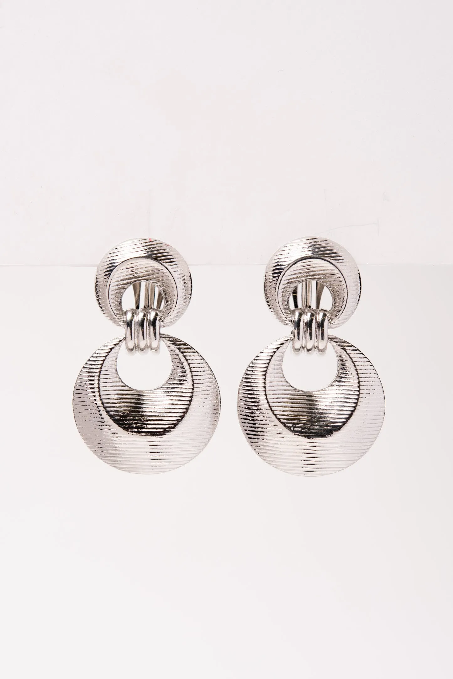 Grace Ribbed Open Knocker Clip-On Earrings