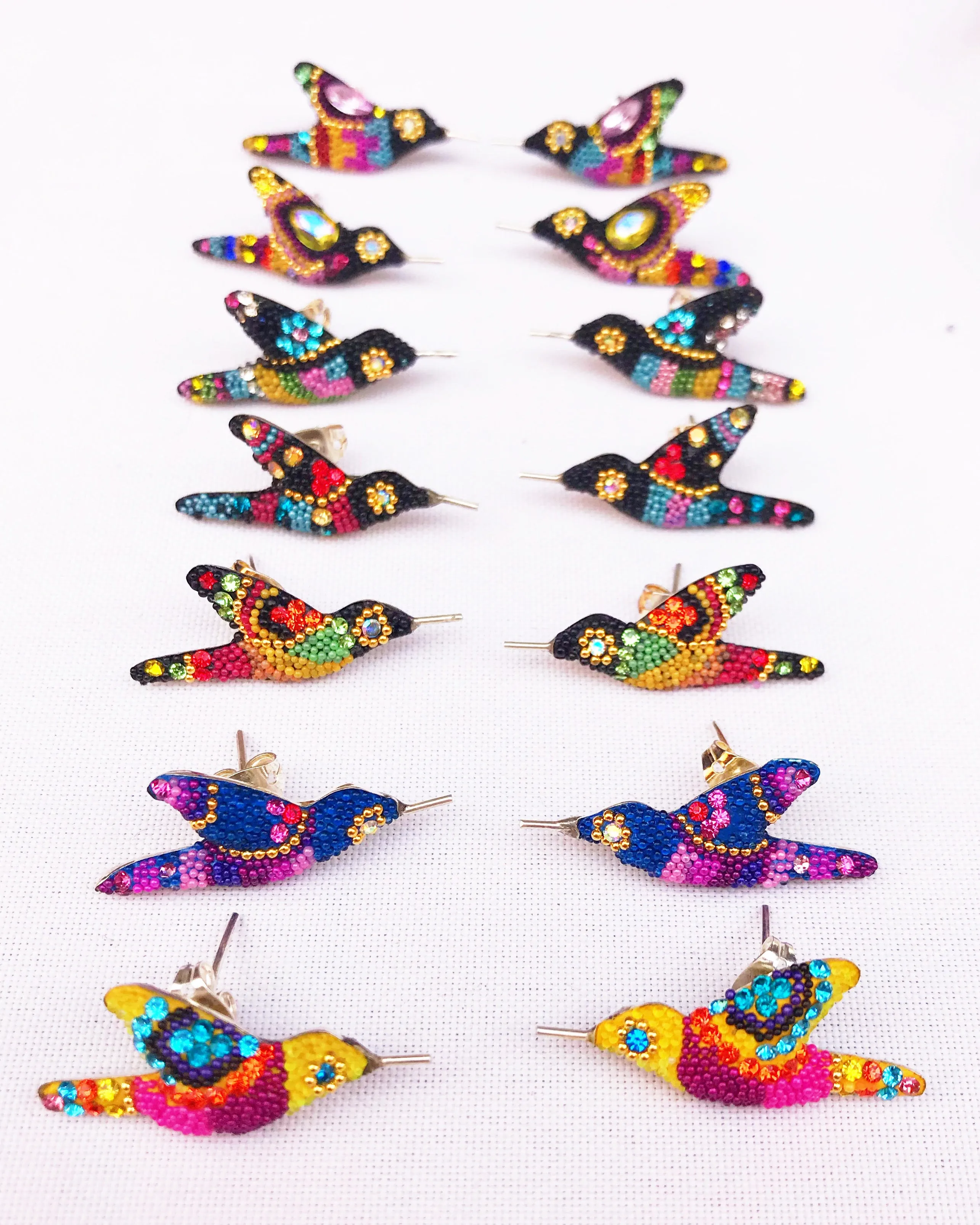 HUMMINGBIRD EARRINGS / BLACK W MUTLI-COLORS