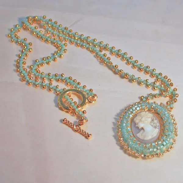 Idelia Beaded Cameo Pendant Necklace