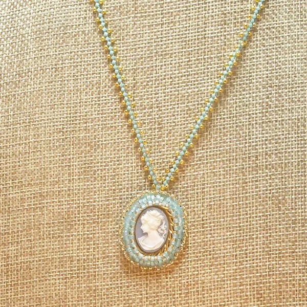 Idelia Beaded Cameo Pendant Necklace