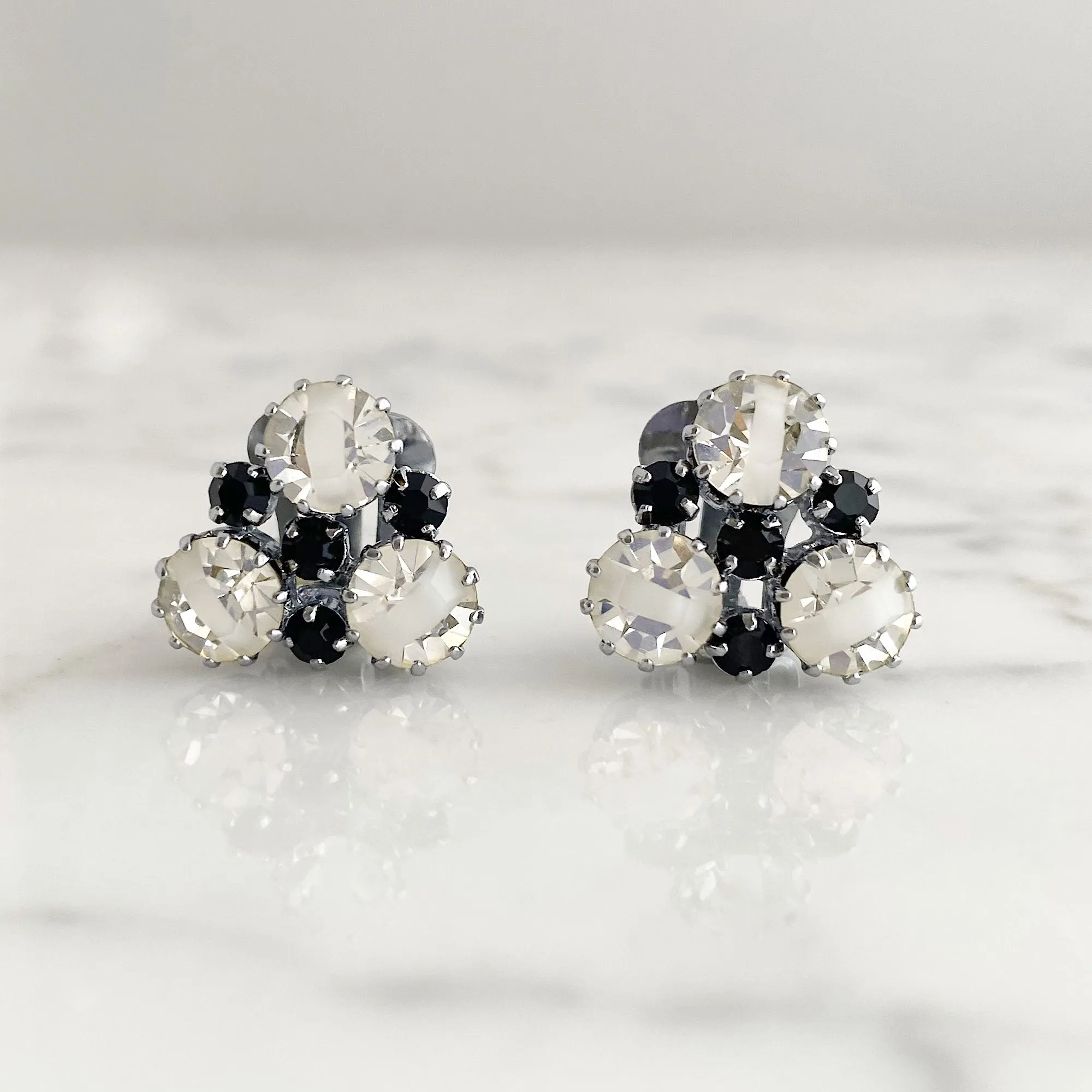 IZZY clear and black rhinestone clip earrings