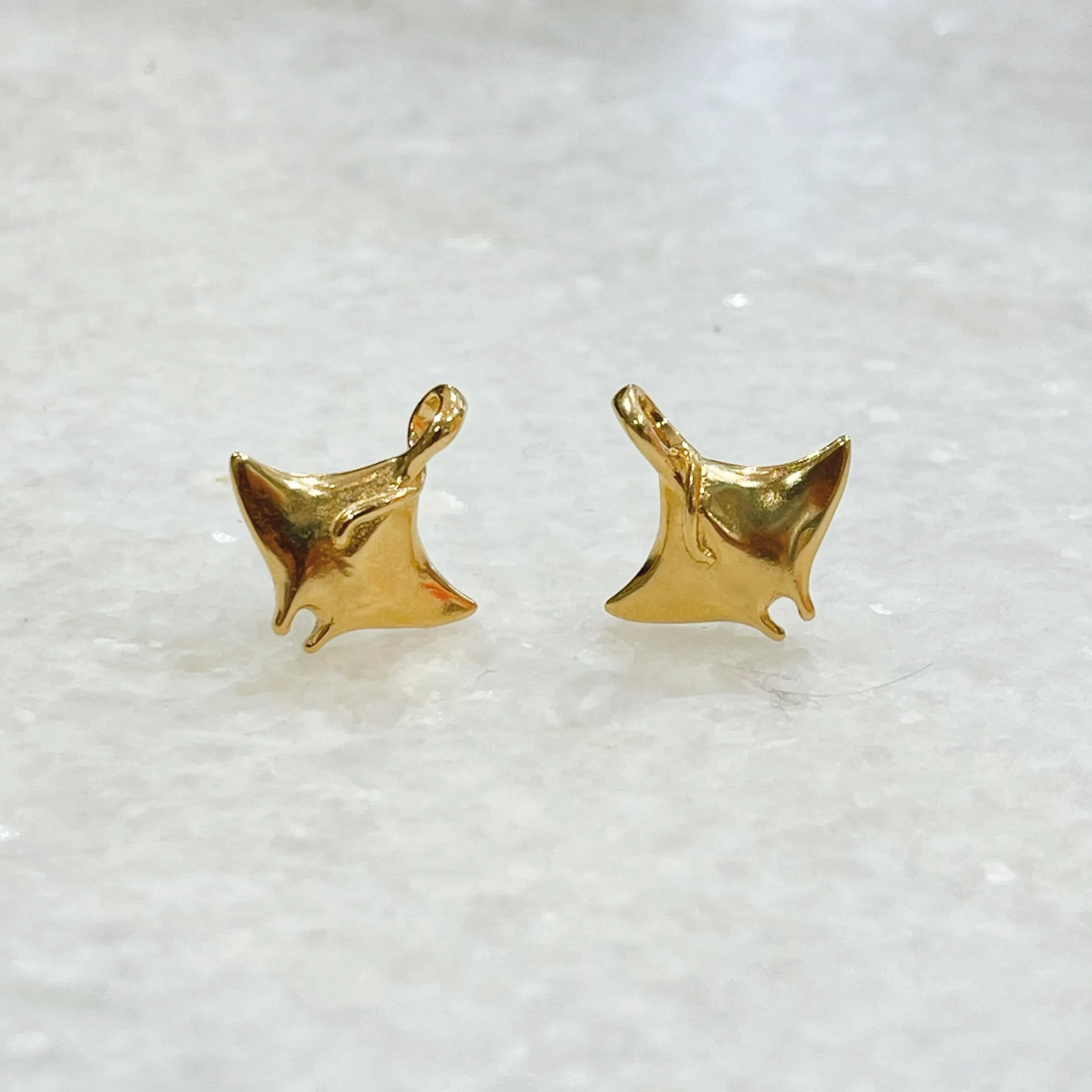 Manta Studs