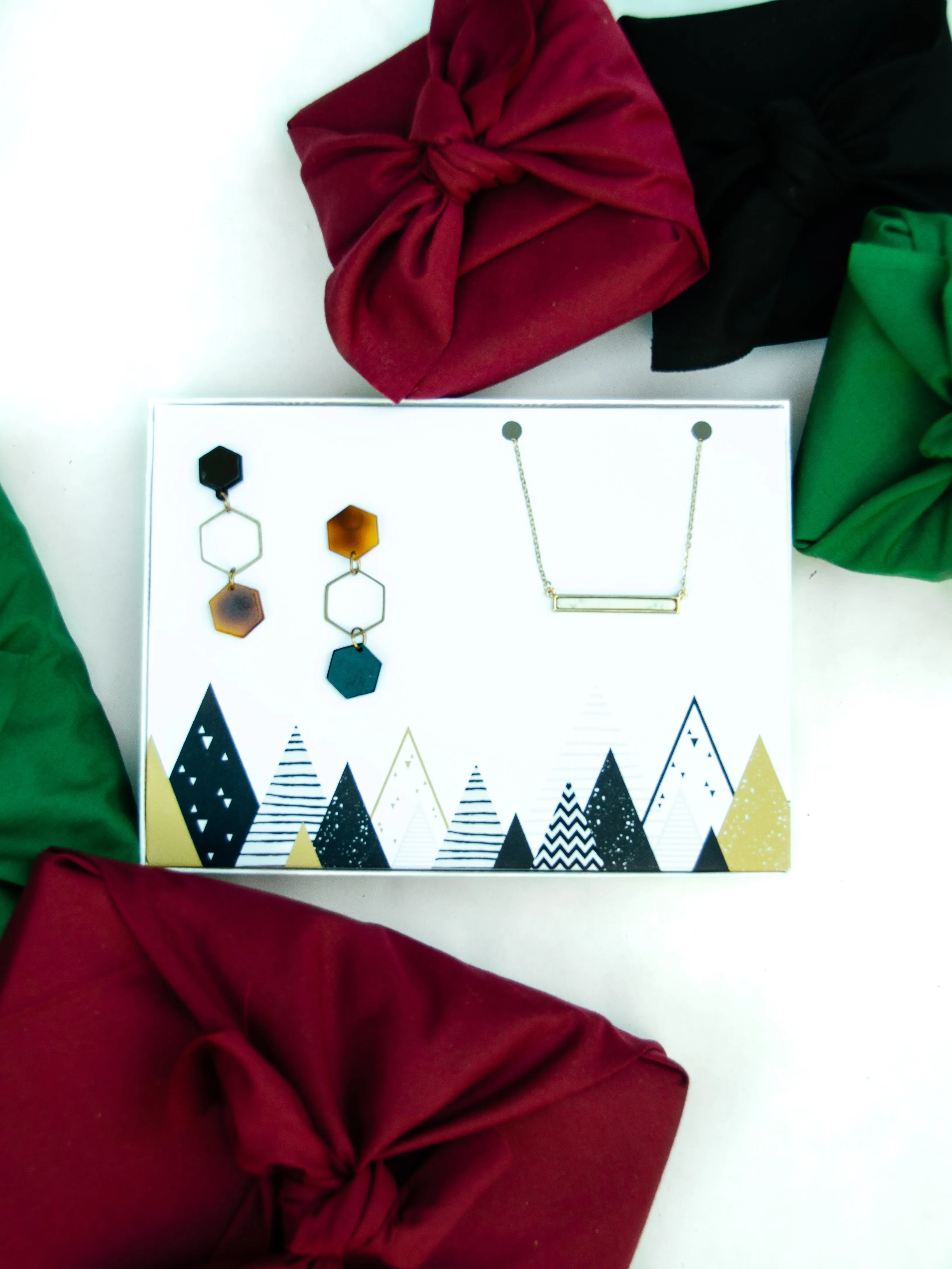 Raising the Bar Necklace   Studio 54 Earring Gift Set