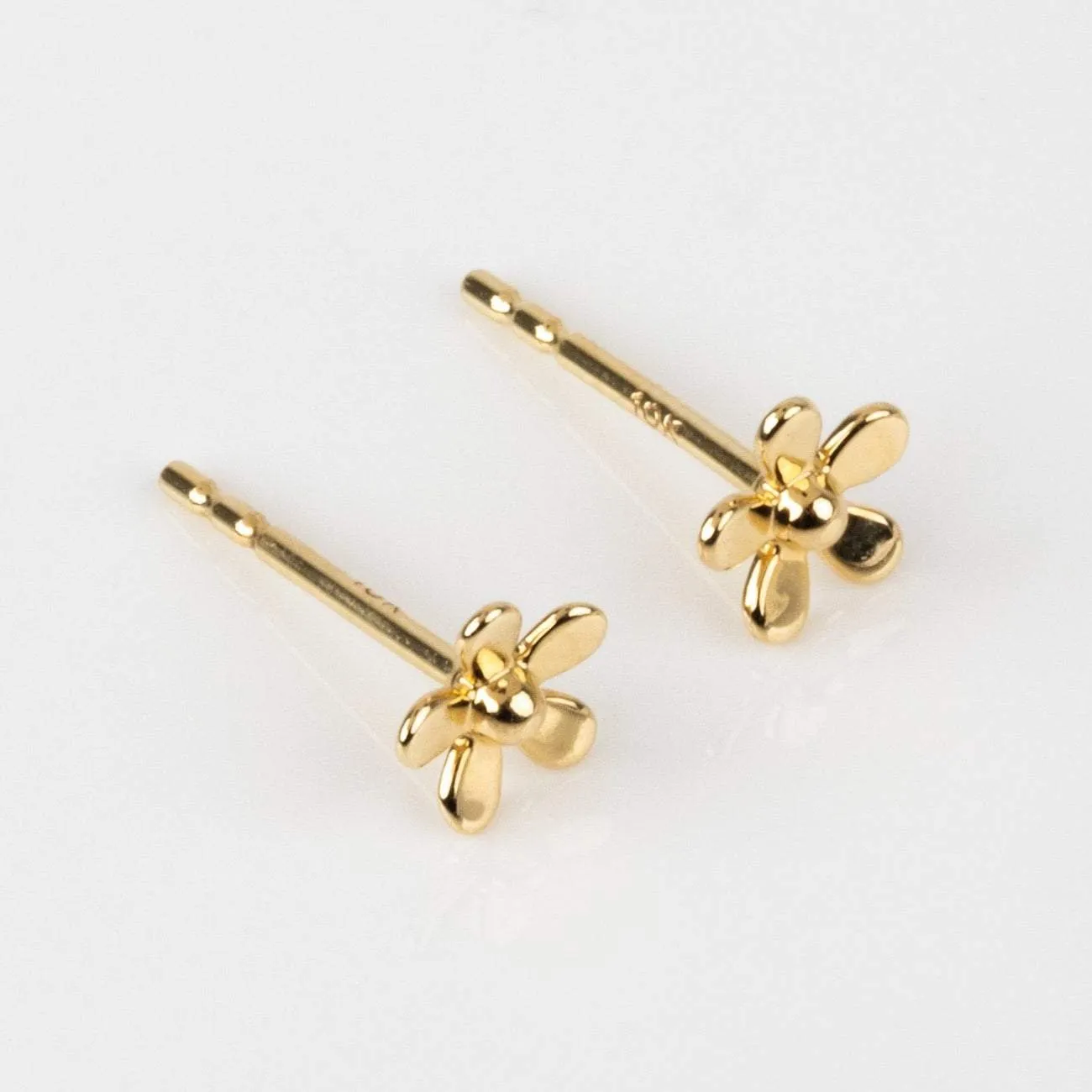 Solid Gold Daisy Studs