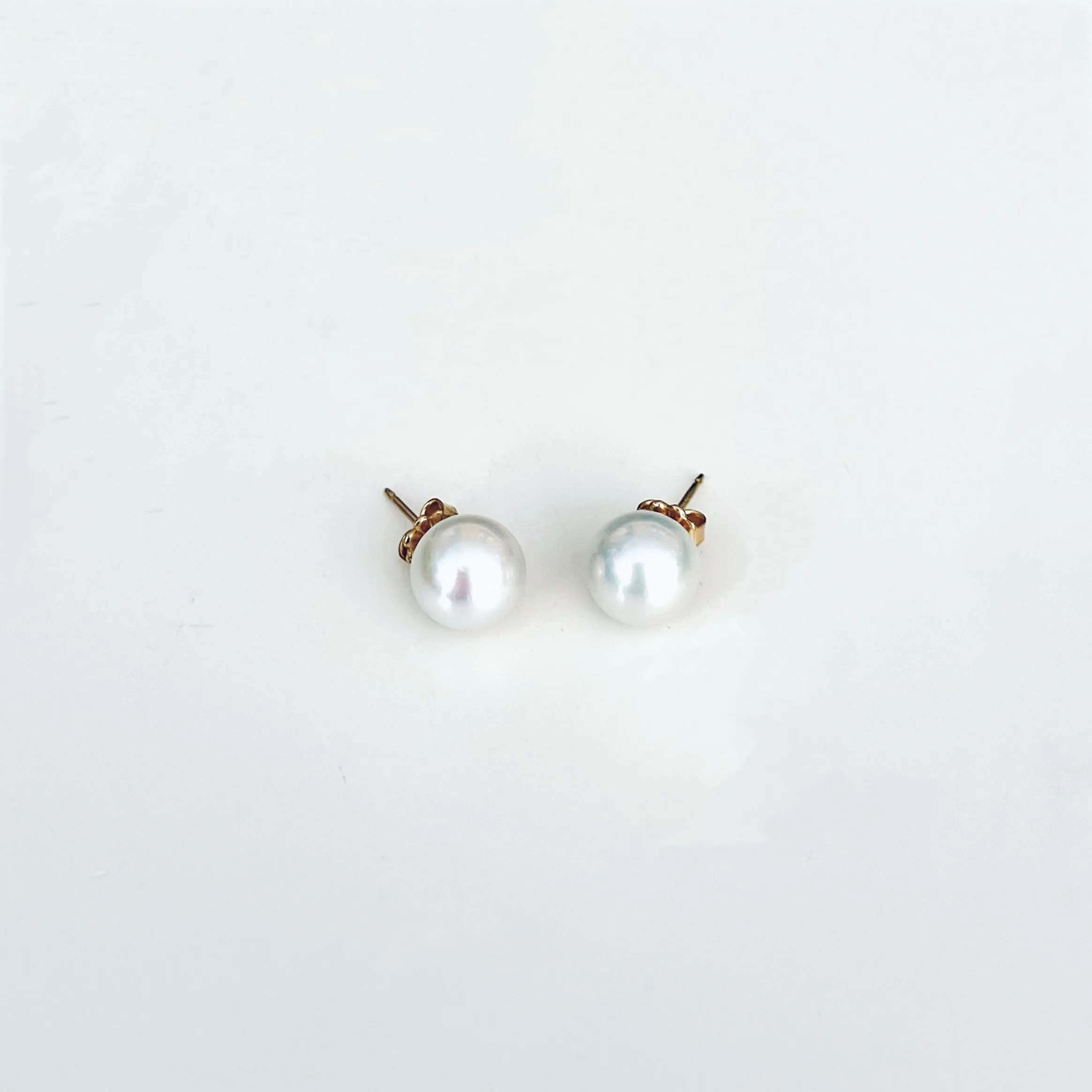 White Edison Pearl Studs