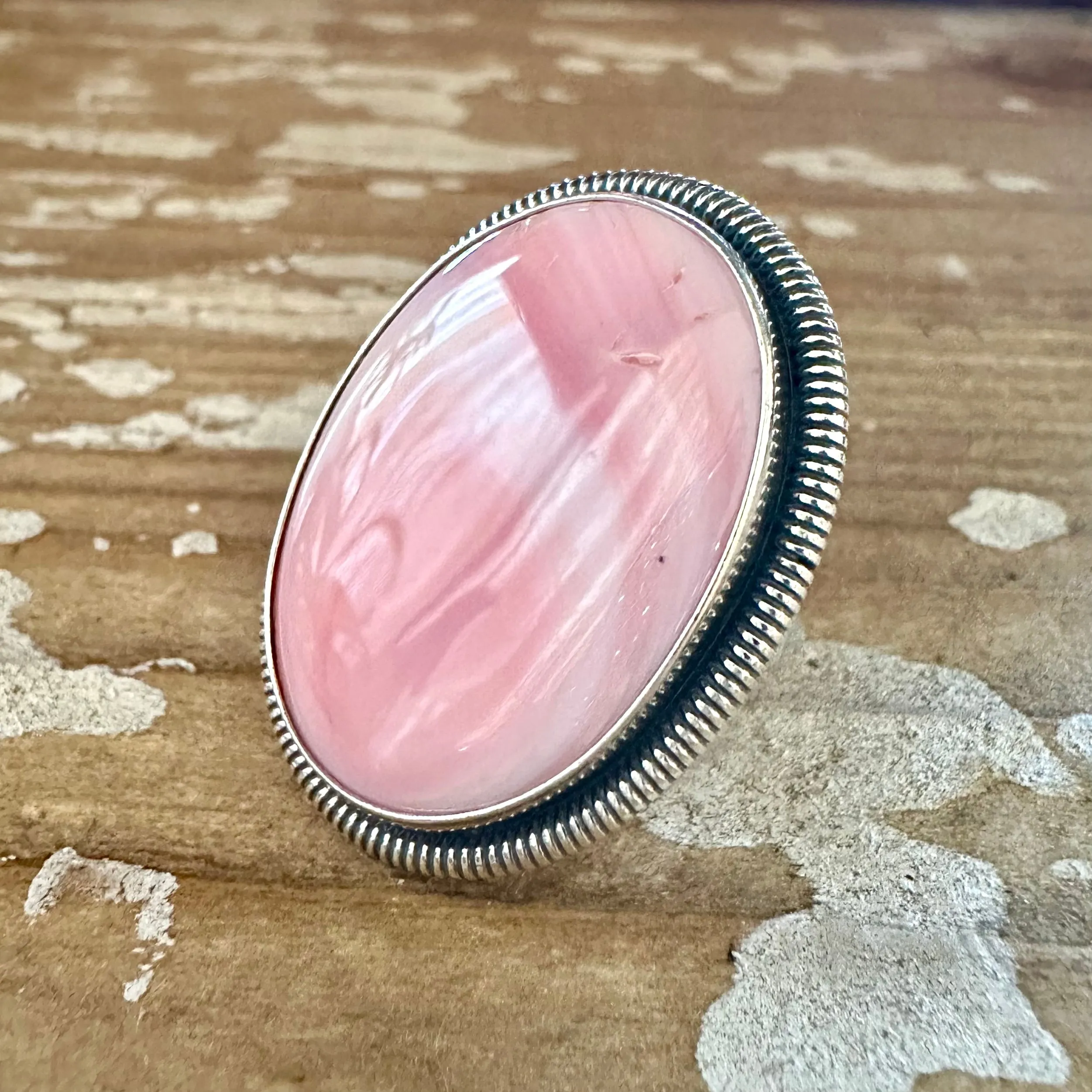 WYDELL BILLIE Navajo Pink Conch Shell and Sterling Silver Oval Ring  Size 7 Adjustable