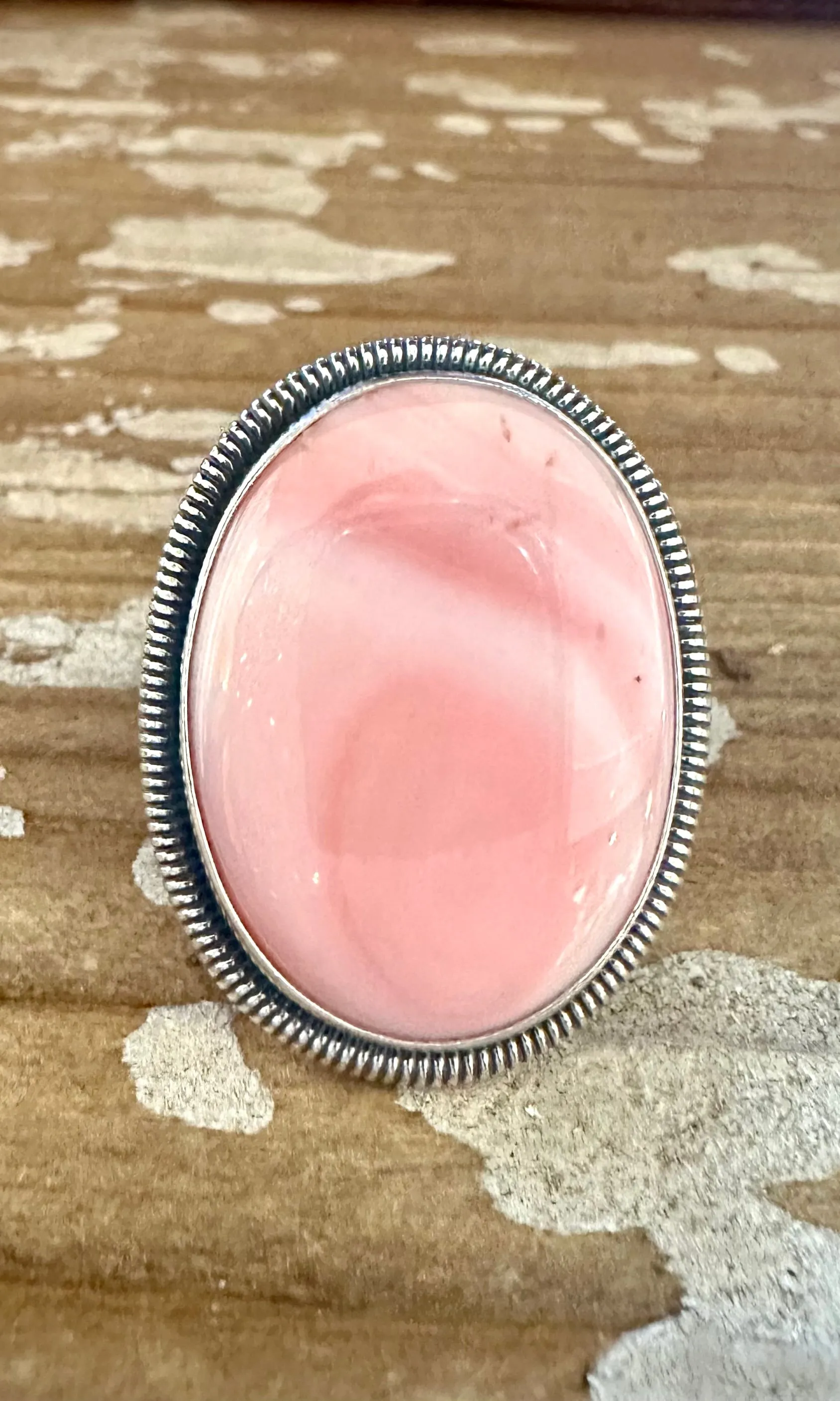 WYDELL BILLIE Navajo Pink Conch Shell and Sterling Silver Oval Ring  Size 7 Adjustable